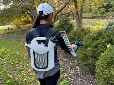 Spruzzatore agricolo portatile a zaino da giardino a batteria di fabbrica per proprietari di case per la cura del prato